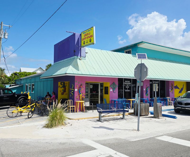 A Slice Of Authentic Florida With Quaint Shops And Local Eateries