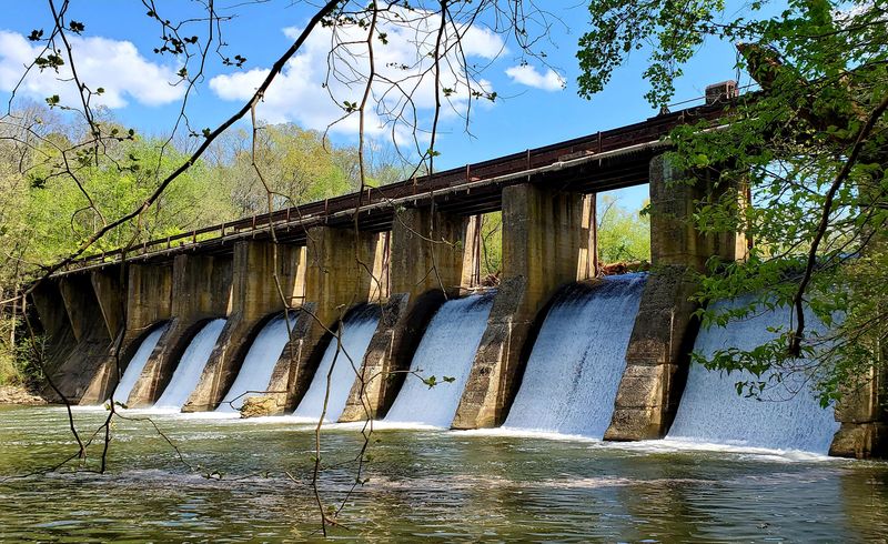 Seasons That Recolor The Same Story