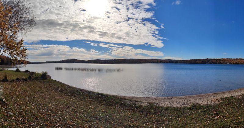 Seasonal Change Without Seasonal Chaos