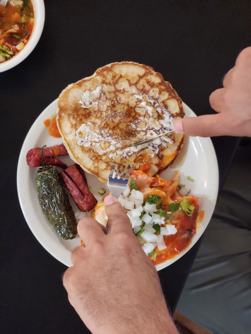 Why This Buffet Feels More Like A Family Kitchen Than A Tourist Stop