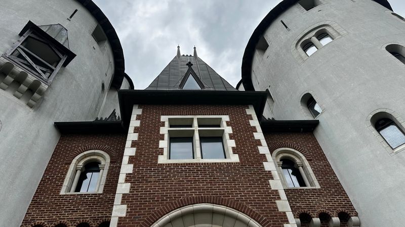 Architecture That Balances Romance And Restraint