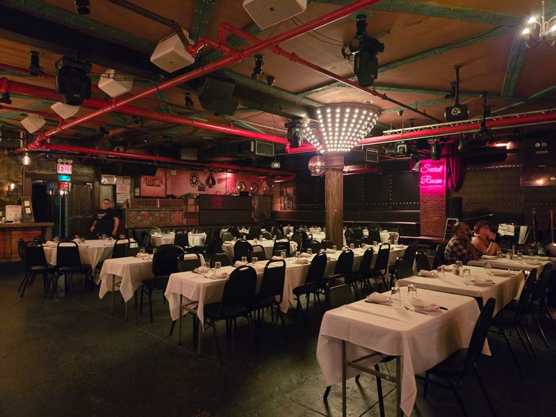 Sammy’s Roumanian Steakhouse – Lower East Side