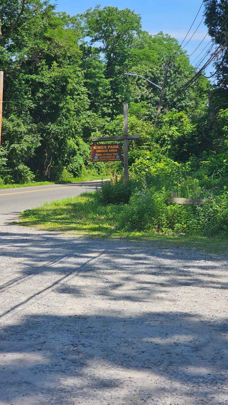 Clarence Beavers Trail — Kings Park Unique Area