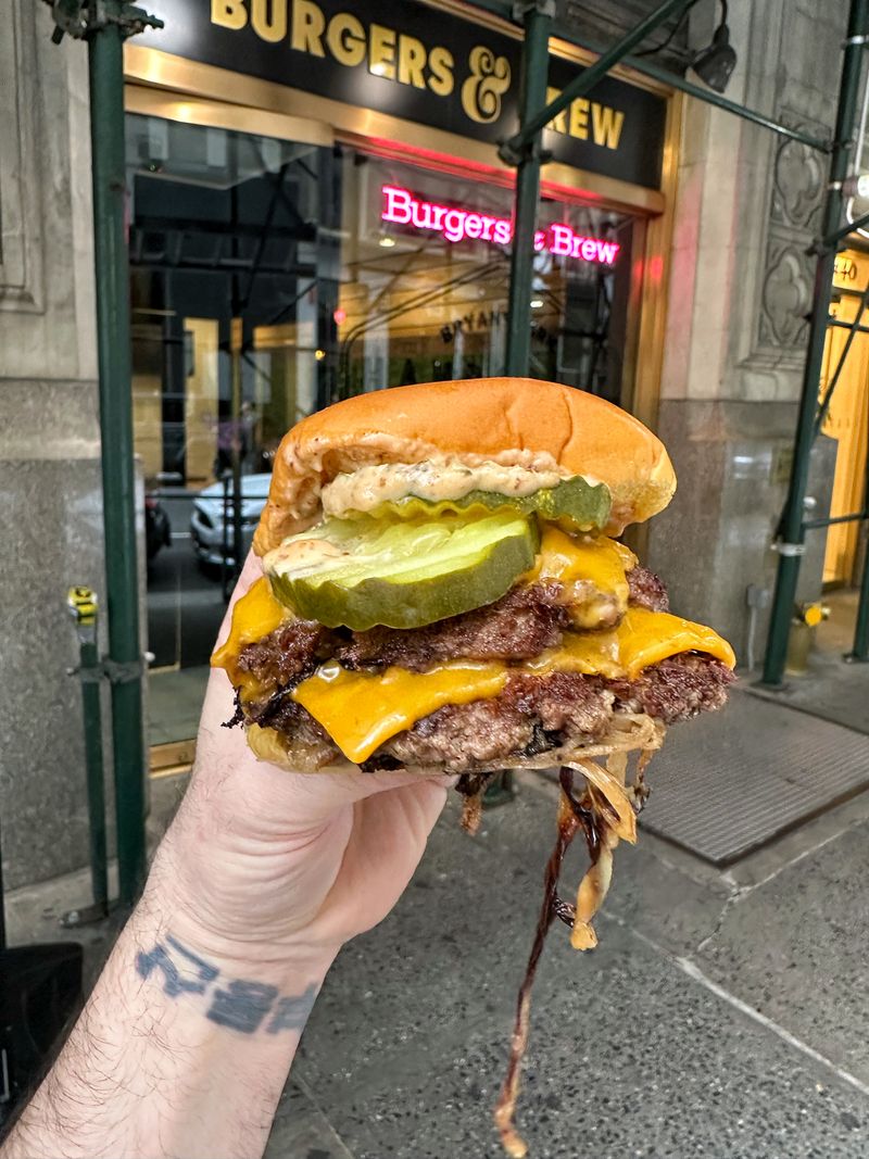 Handcraft Burgers And Brew – Midtown East