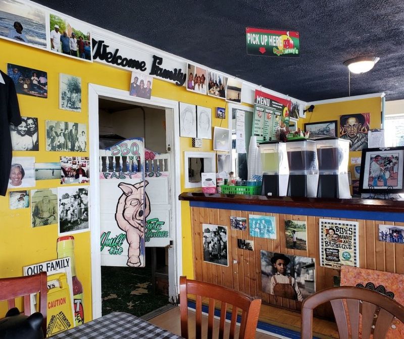 Papa Turney’s BBQ & Nashville Shores Marina