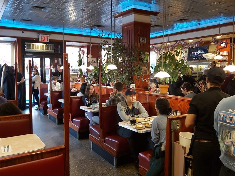 Tom’s Restaurant — Troy