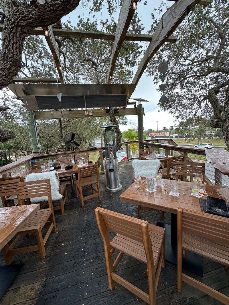 A Year-Round Dining Spot Thanks To The Weather