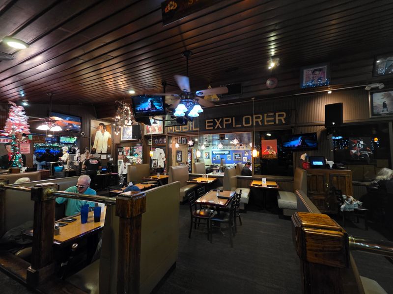 Marlowe’s Ribs & Restaurant