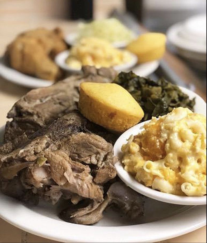 Macaroni And Cheese That Defines Comfort