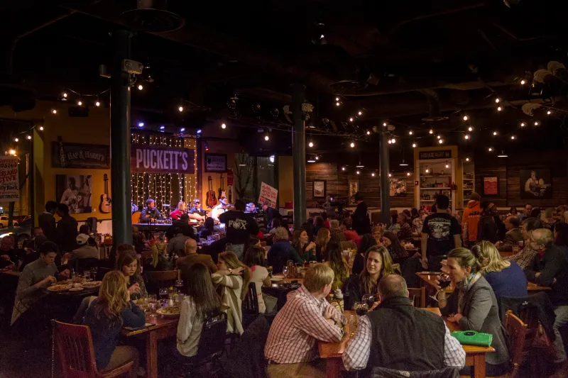 Puckett's Grocery & Restaurant