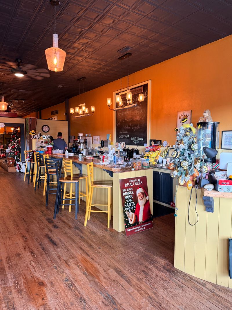 Cheryl’s Beau Bees