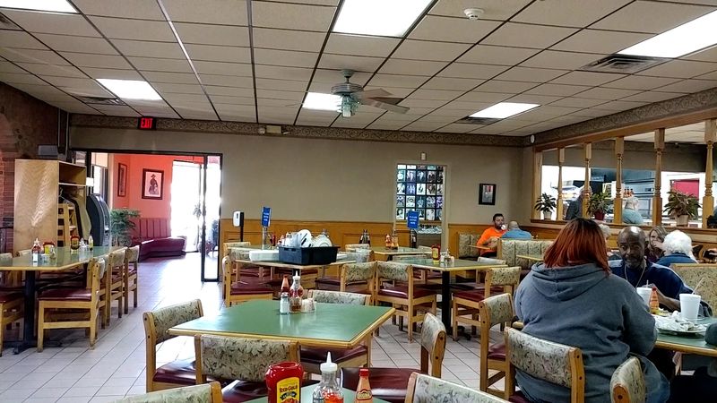 Service, Pace, And That Neighborhood Ease