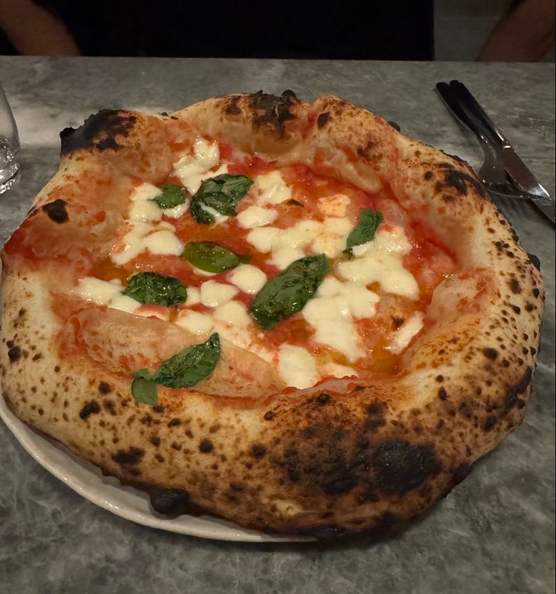 Una Pizza Napoletana