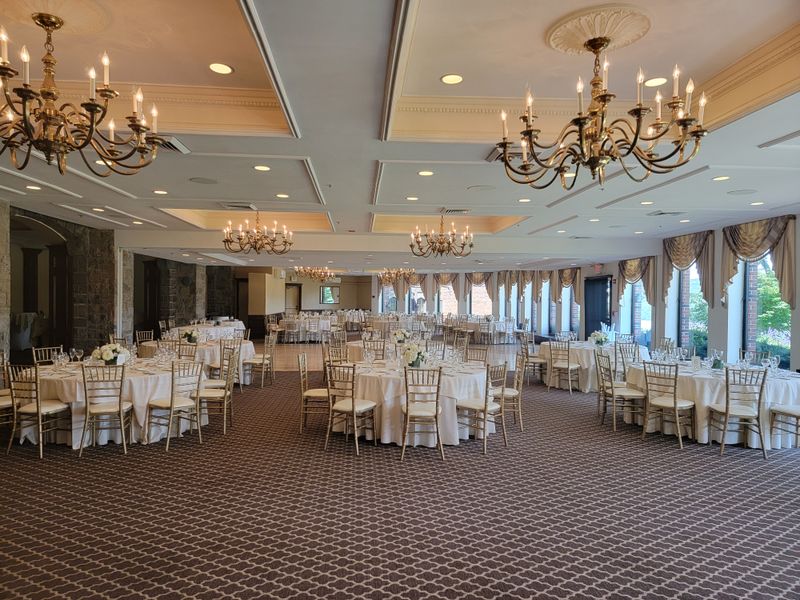 MacArthur’s Riverview Restaurant At The Thayer Hotel – West Point