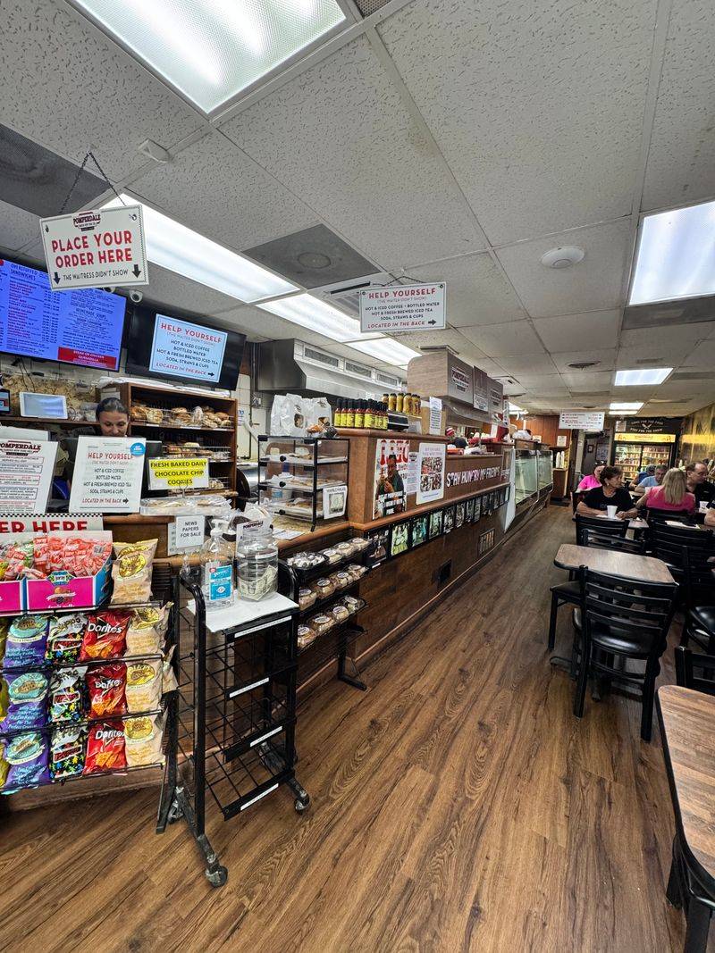 What First-Time Diners Think Of Pomperdale