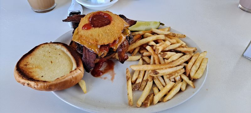 Portion Size Stays True To Mid-Century Diner Standards