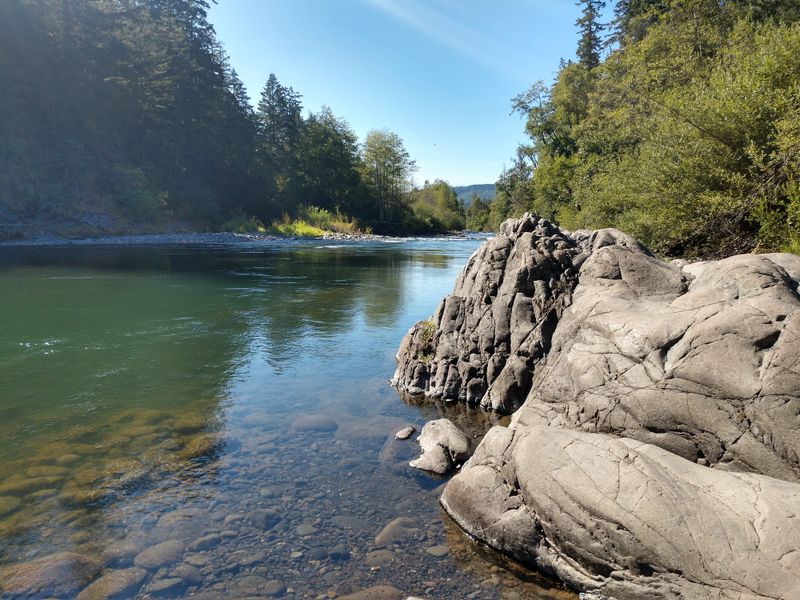 Oakridge Appeals To Those Who Prefer Quiet Over Convenience