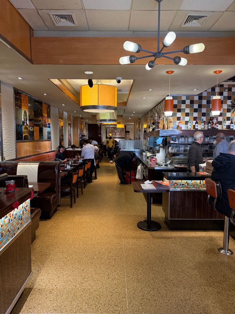 Manhattan Diner — Uptown Diner With Timeless Breakfast And Comfort Dishes