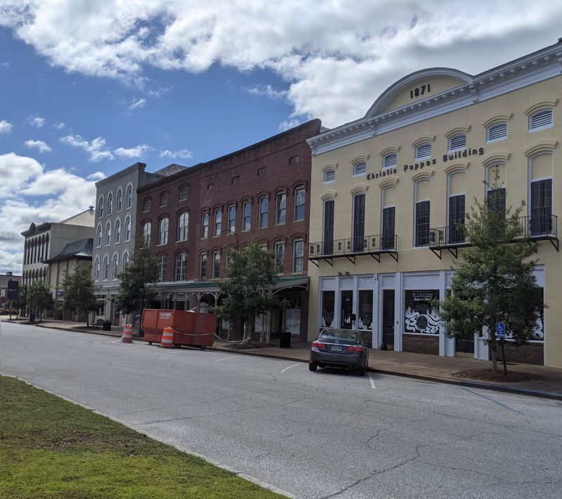 A Downtown Built For Browsing, Not Binge Touring