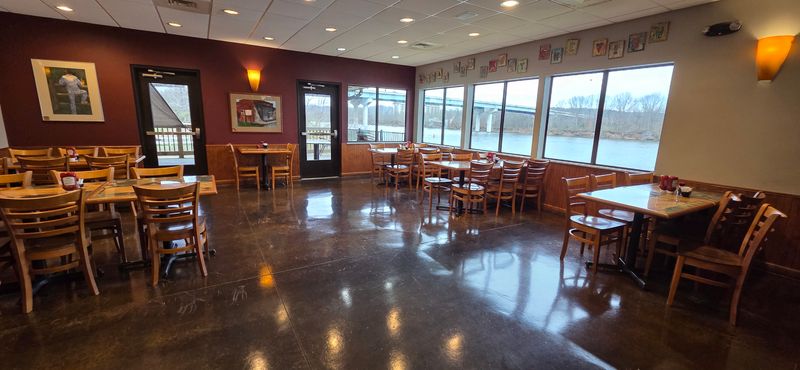 Riverview Restaurant & Marina