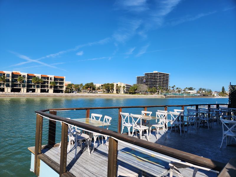 Buoy's Waterfront Bar & Grill (St Pete Beach)