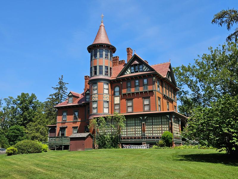 Rhinebeck — Classic Village Reached By Amtrak Plus Short Ride