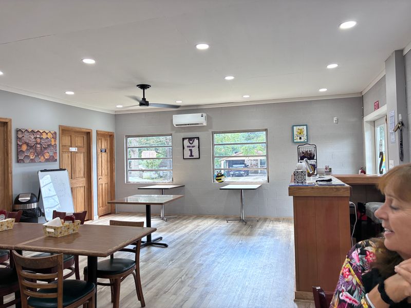 Stinger’s, Coalmont