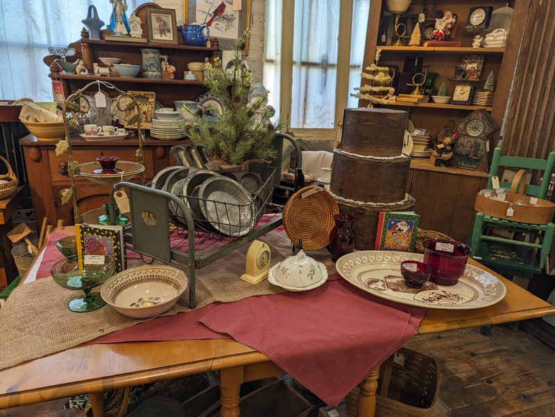 Furniture, Collectibles, And Home Décor Everywhere