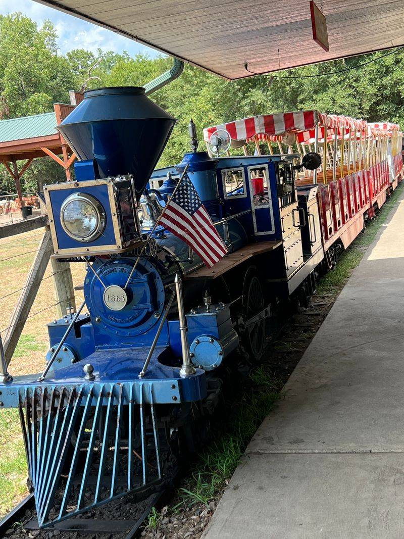 What Makes The Beavers Bend Train Ride Feel So Magical