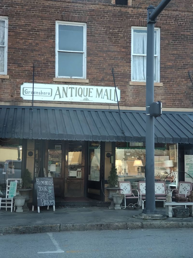 Local Shops And Cafés That Favor Conversation Over Rush