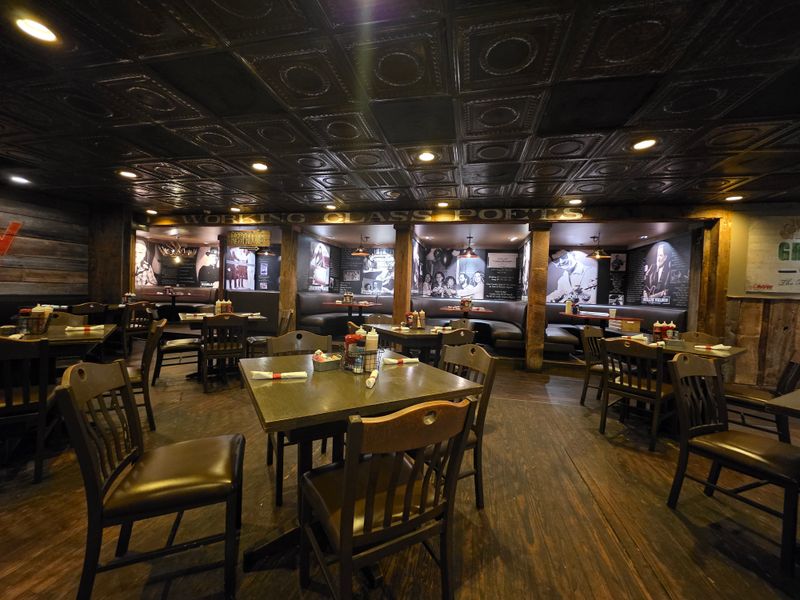 The Row Kitchen & Pub