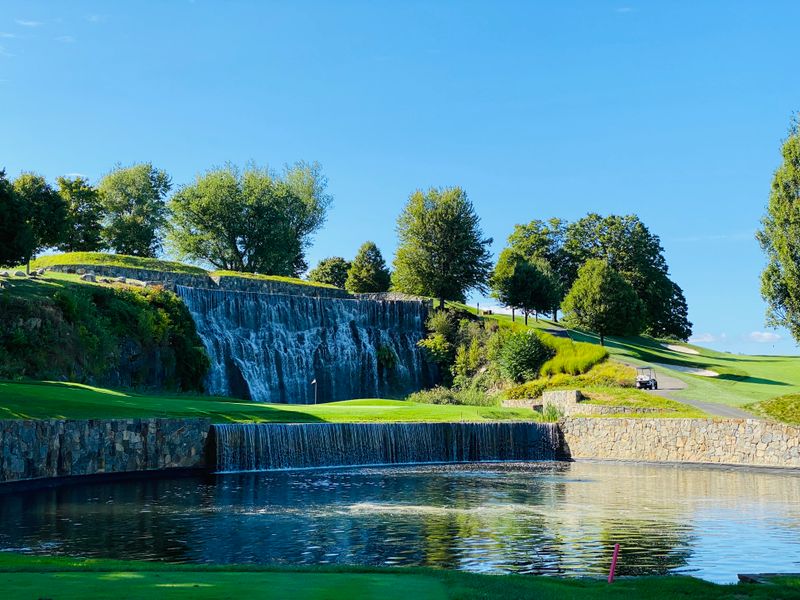 Briarcliff Manor And Scarborough — Subtle Beauty And Peaceful Wandering