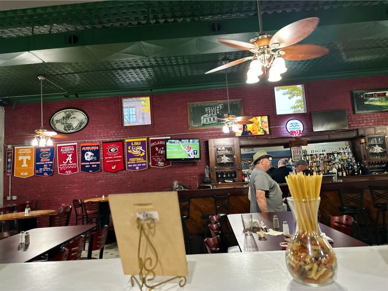 Stevarinos Italian Eatery And Pub