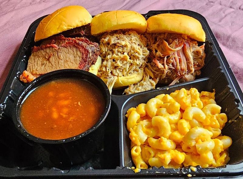 Tin-Ski’s Smoked Comfort Food