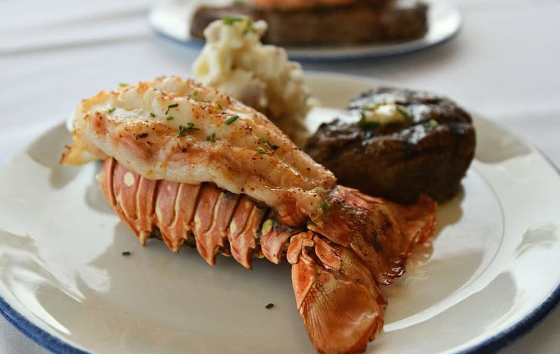 Landry's Seafood House - Franklin