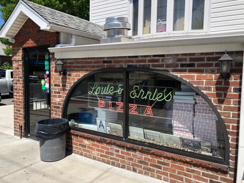Louie & Ernie’s Pizzeria