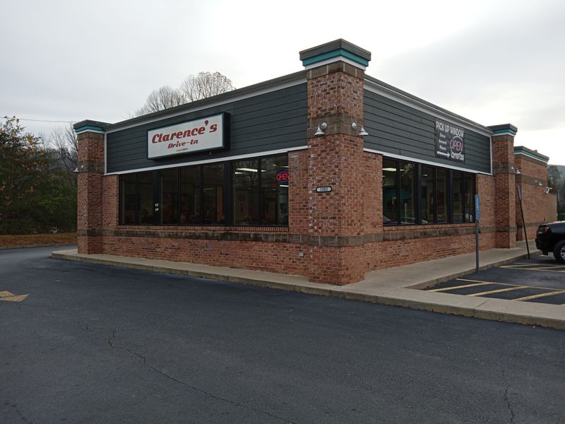 Clarence's Drive In – Erwin