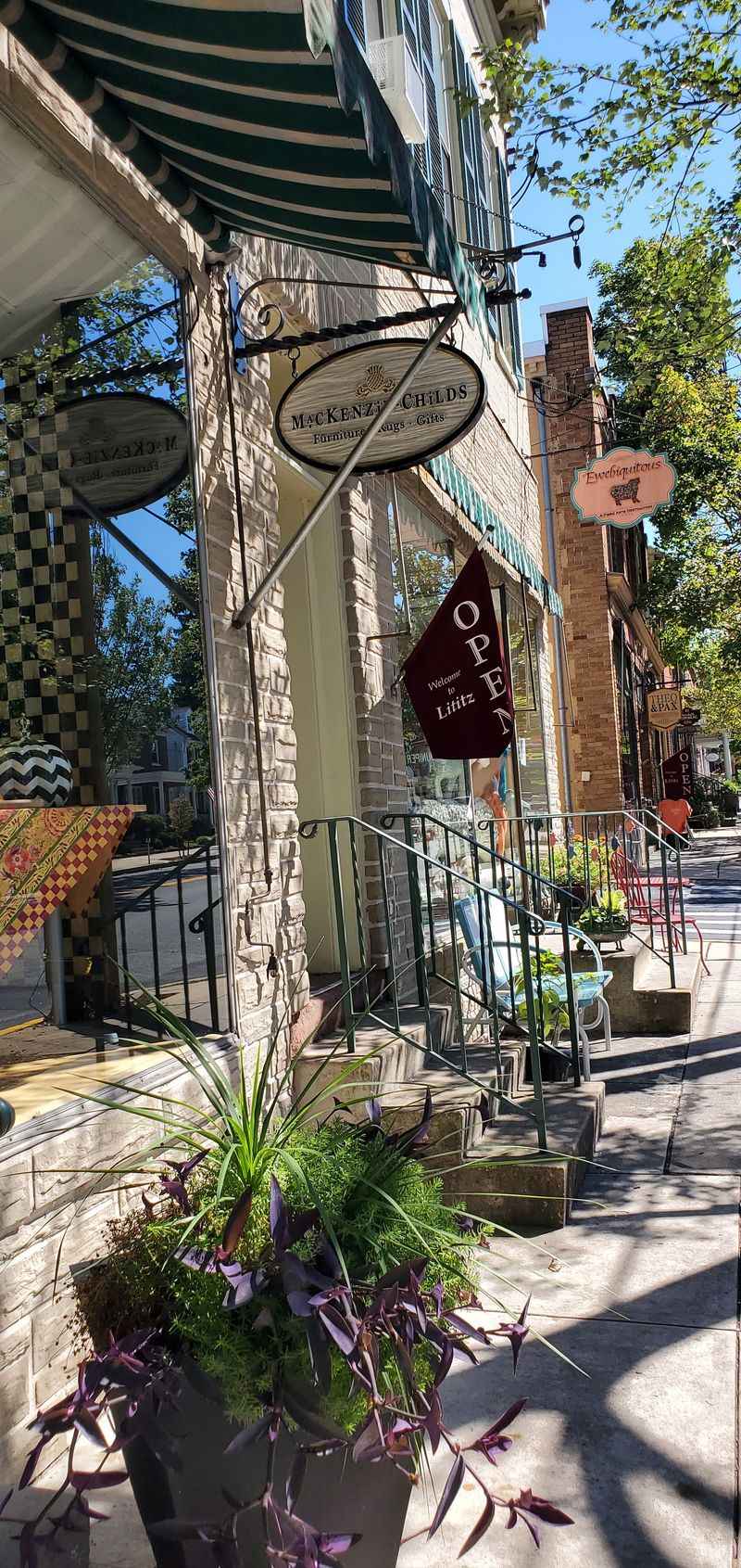 A Cafe And Ice Cream Culture That Encourages Lingering