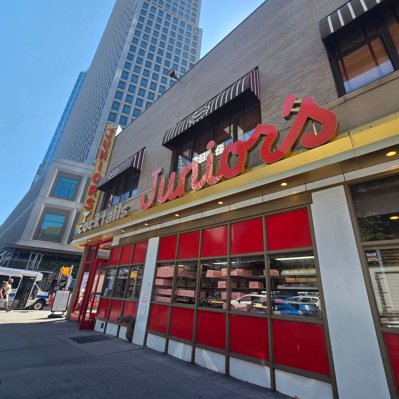 One Cheesecake, Three Generations Of New Yorkers