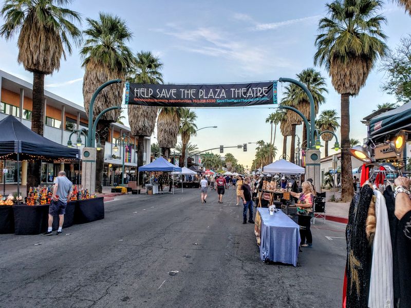 Snowbirds And Retirees Form A Built-In Social Community