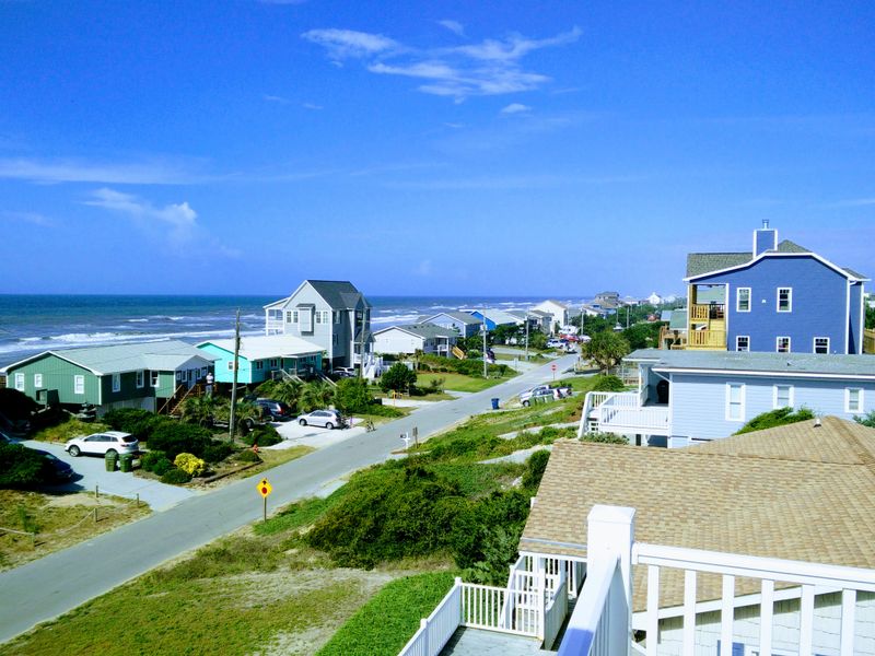 Small-Town Vibes With Big Coastal Beauty