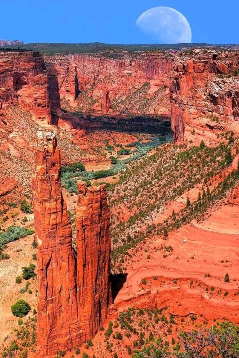 Canyon De Chelly National Monument (Northeast Arizona)