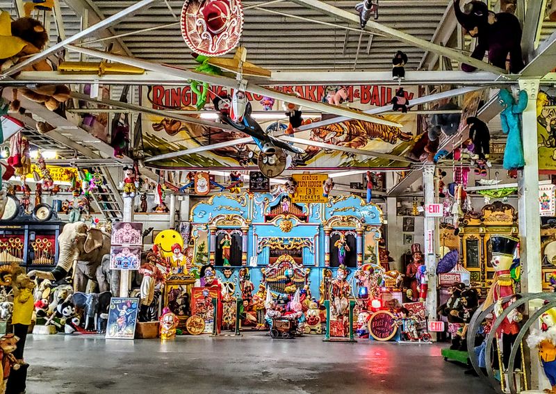 American Treasure Tour Museum (Oaks)