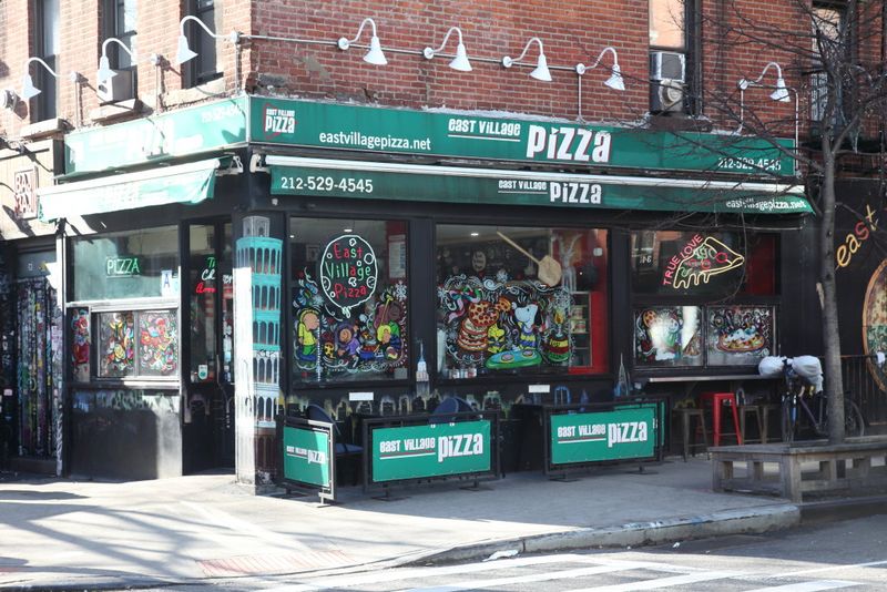 East Village Pizza – Old-School Appeal
