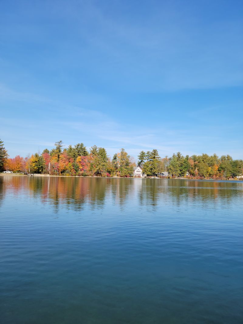 A Quiet Lakeside Town That Rarely Appears On Tourist Maps