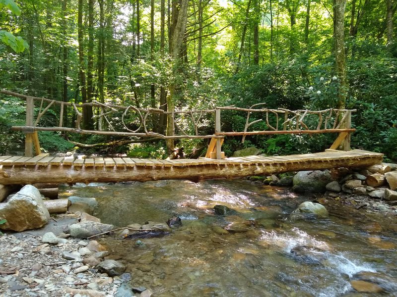 White House Cliffs Trail (Rocky Fork SP)