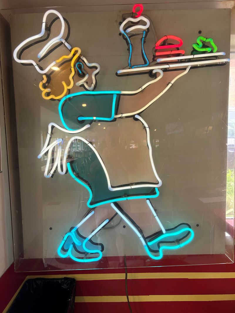 A Diner That Turns A Simple Side Into A Destination Dish