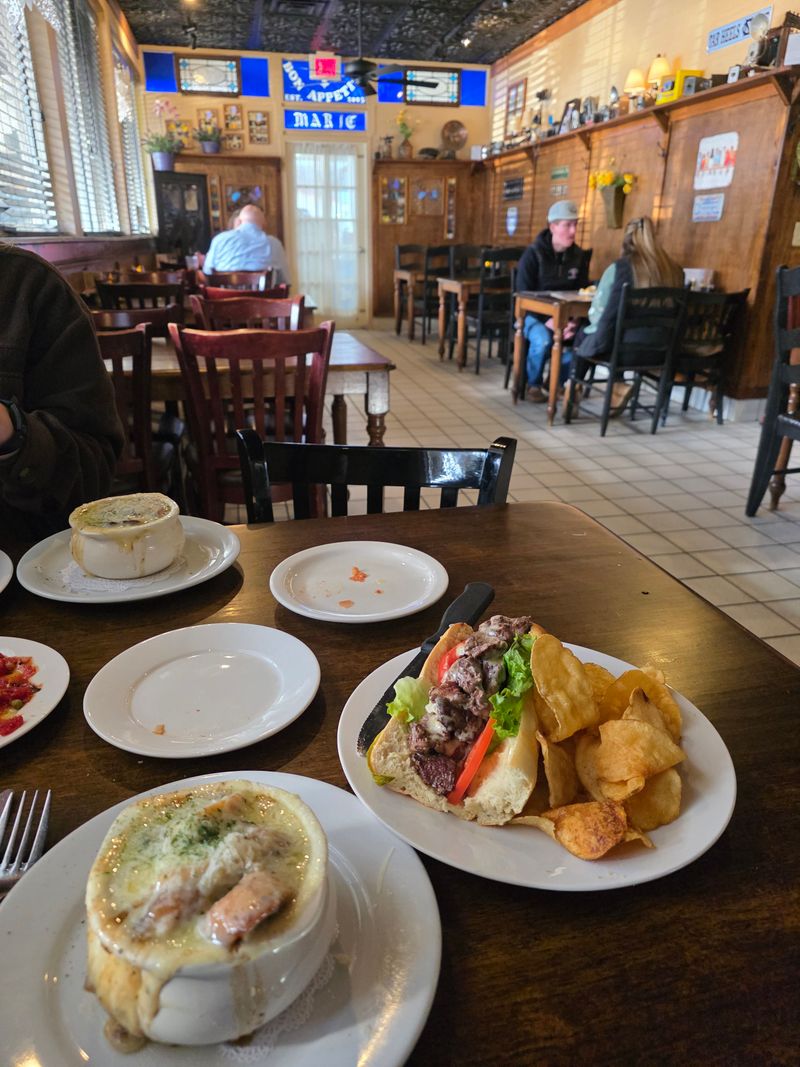 A Blink-And-You'll-Miss-It Exterior, A 'How Is This Here?' Meal