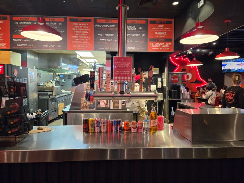 Hattie B’s Hot Chicken (Nashville)