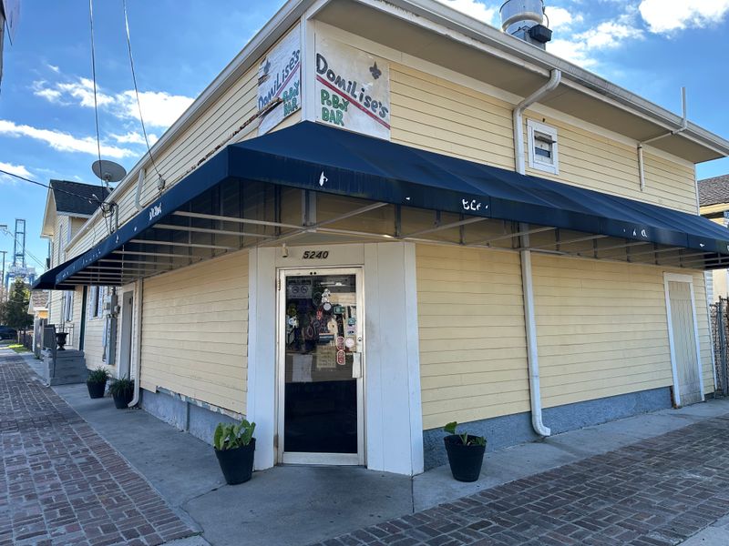 Domilise's Po-Boys & Bar (New Orleans)